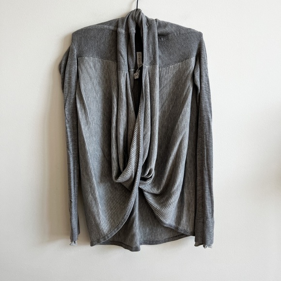 🏷️ SOLD • 𝅺LULULEMON • Iconic Wrap Sweater in Heathered Medium Grey • 6 - Picture 6 of 16